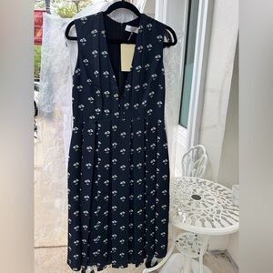 Sleeveless Navy Floral Pleated Dress 8 NWT